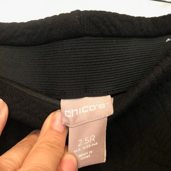 Chico's Black Textured Elastic Waist Crop Pants Chico size 2.5 US 14R - Picture 3 of 8